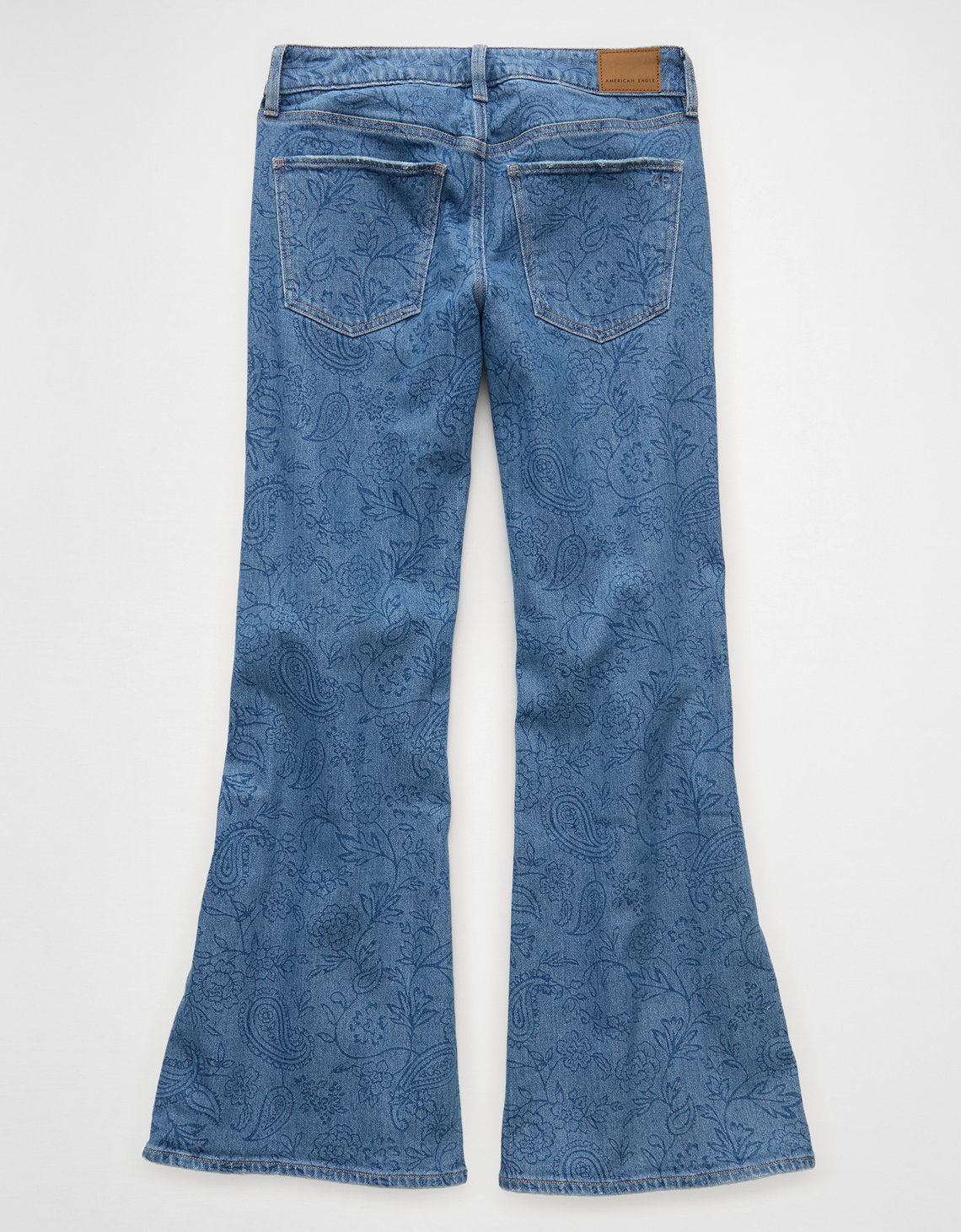 Jeans acampanados de tiro bajo con estampado floral de Ae. - Azul 1436_6044_475_b