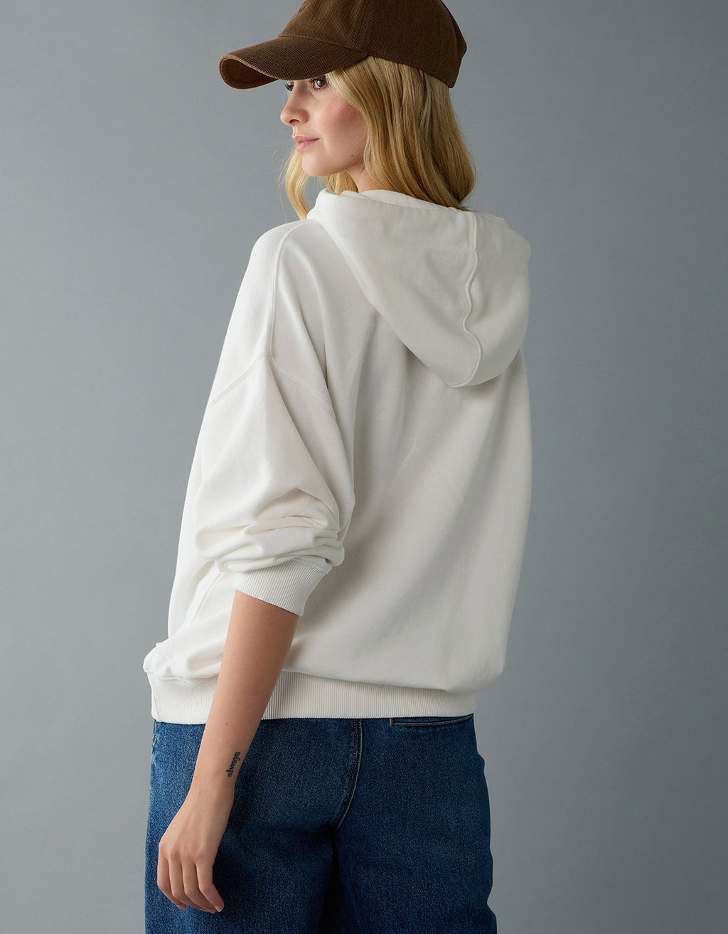 Polera con Capucha  Ae - Blanco 1453_2702_100_ob