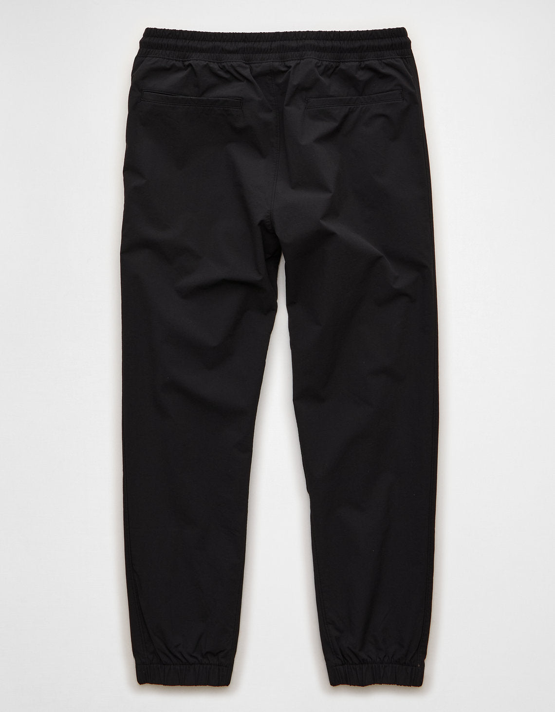 Jogger técnico Ae 24/7 - Negro 2123_5331_001_b