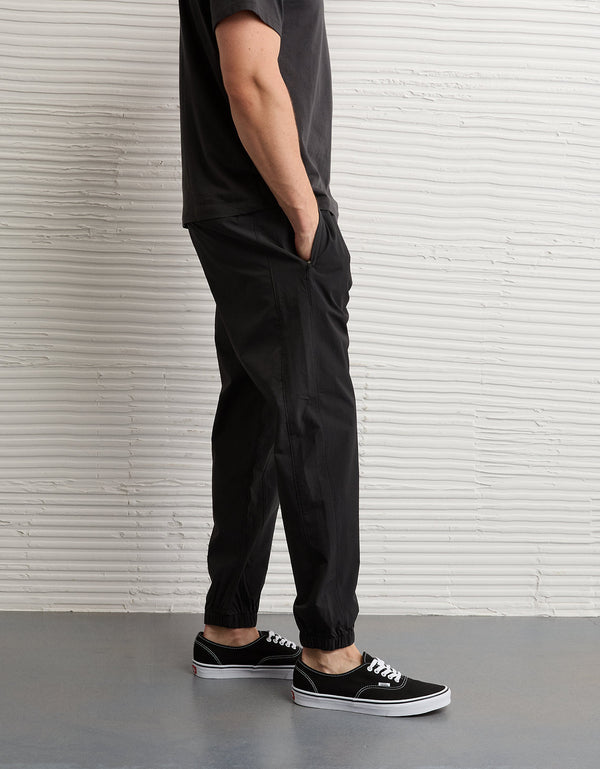 Jogger técnico Ae 24/7 - Negro