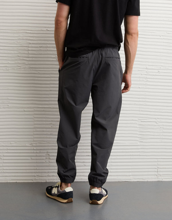 Jogger técnico Ae 24/7 - Gris