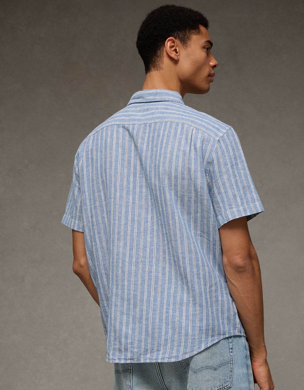 Camisa de manga corta con botones estándar Ae - Azul 2154_3073_403_ob