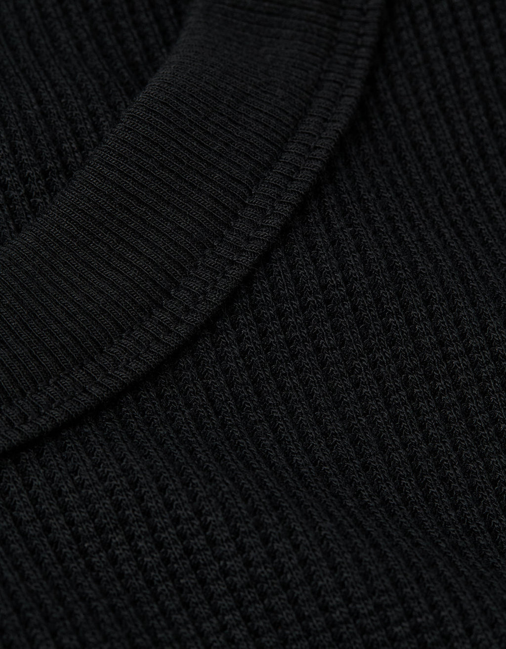 Polo sin Cuello Manga Corta Ae - Negro 2370_1117_073_d1