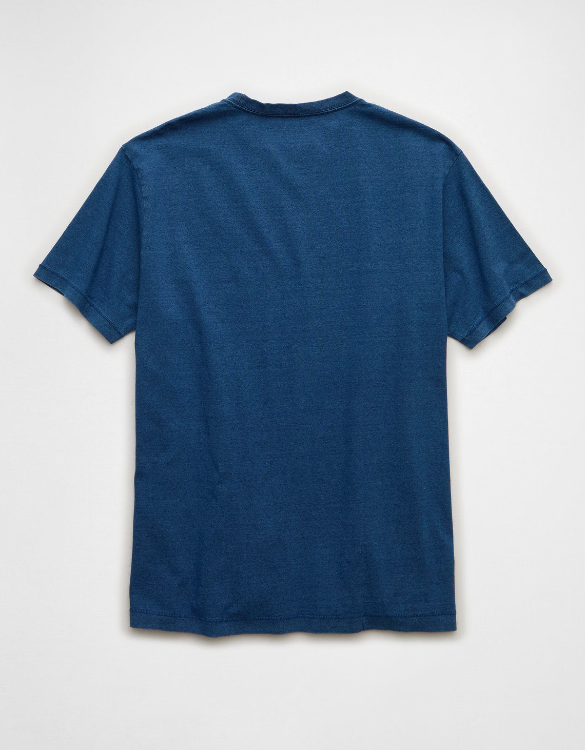 Camiseta standard fit en índigo Ae - Azul 2516_4976_421_b