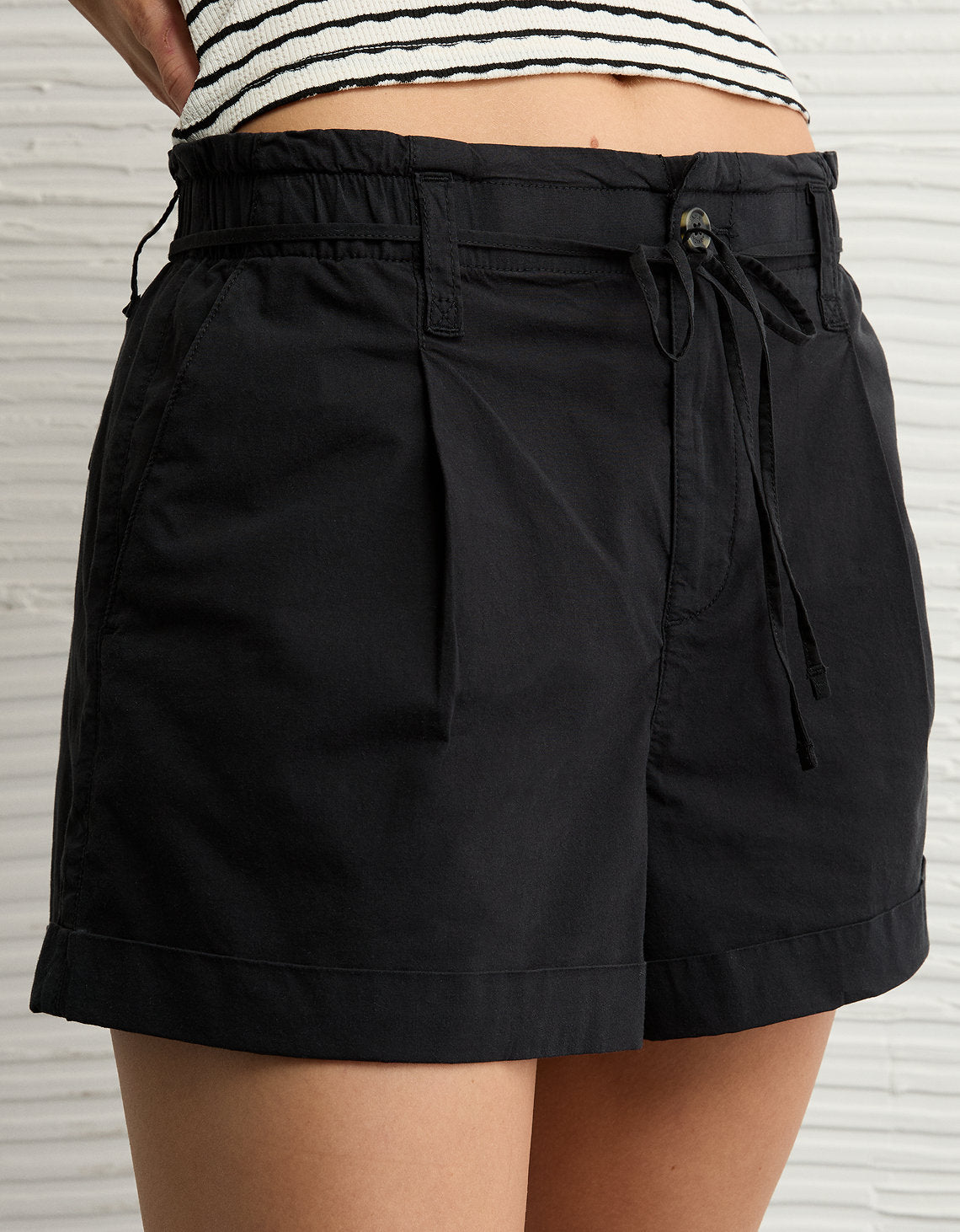 Short ligero de cintura alta. - Negro 2546_8281_001_d2