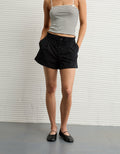 Short ligero de cintura alta. - Negro 2546_8281_001_of