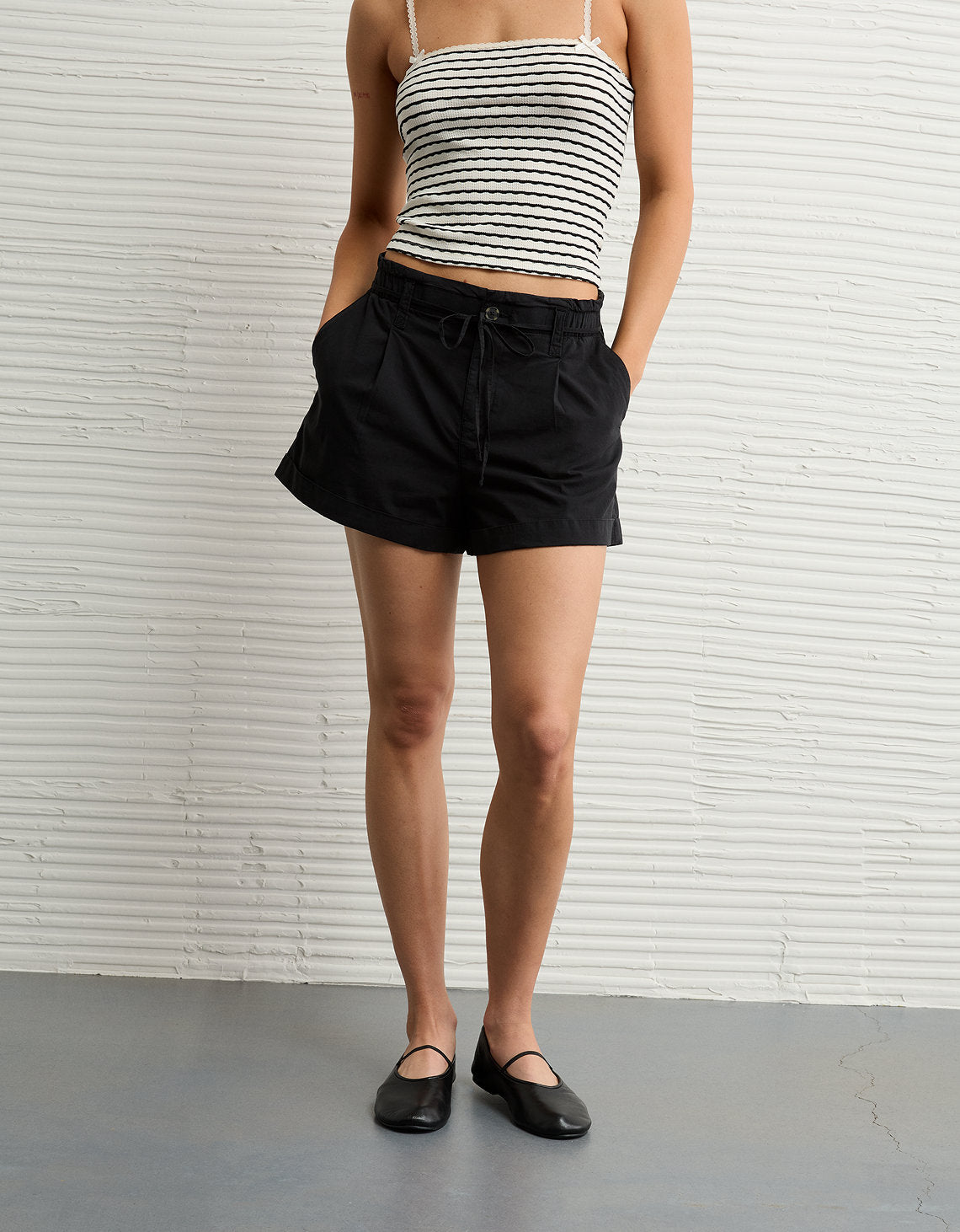 Short ligero de cintura alta. - Negro 2546_8281_001_of