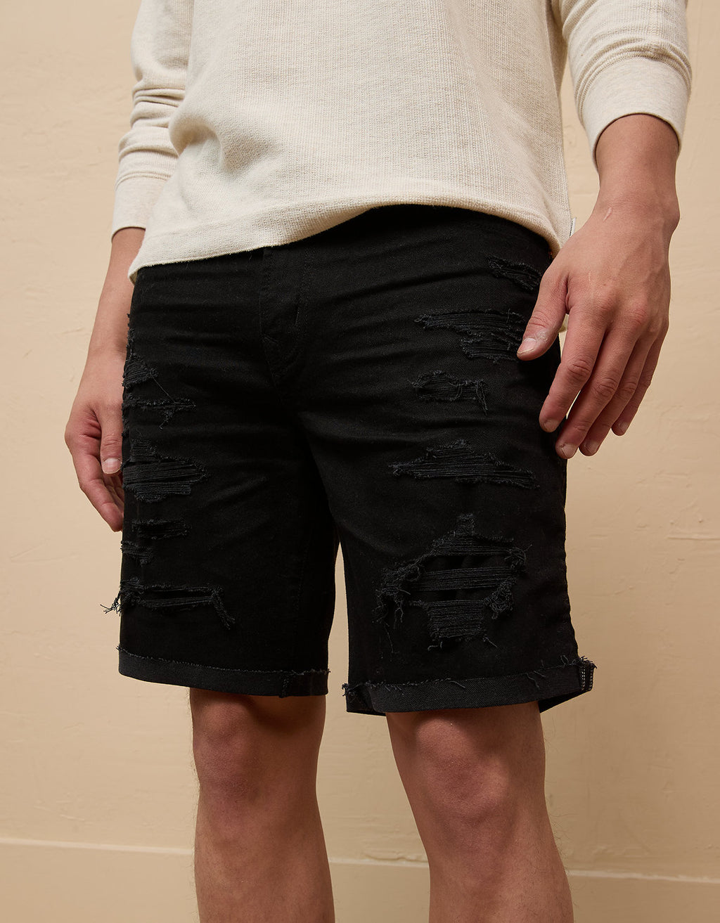 Bermuda en Denim con rotos Hombre AE - Negro 3131_7801_048_os