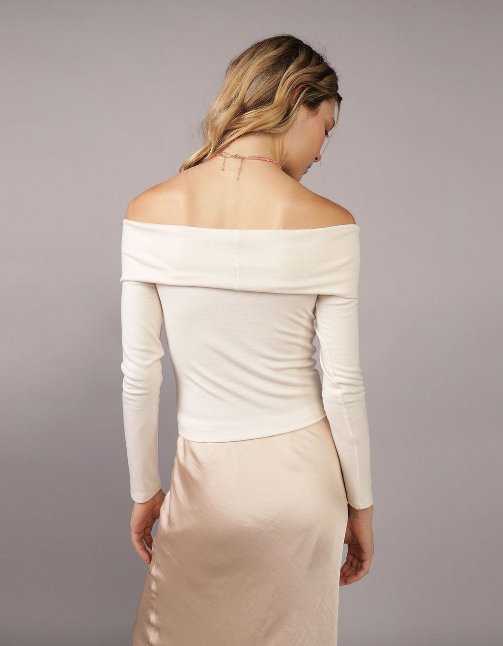 Polo sin Cuello manga larga con hombros descubiertos mujer AE - Generico 3375_9737_106_ob