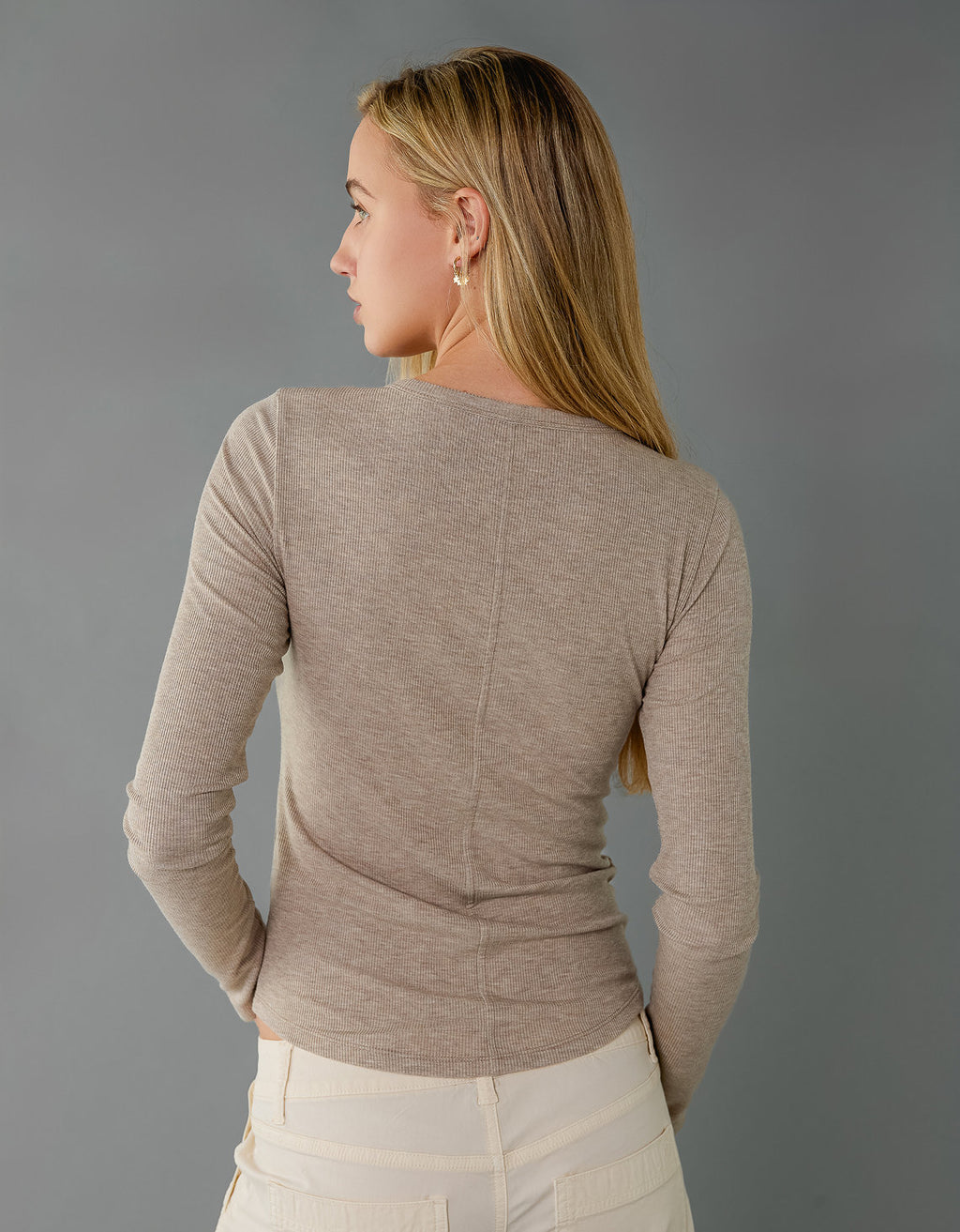Camiseta de Manga Larga Tipo Henley Ae - Café 3376_1352_026_ob