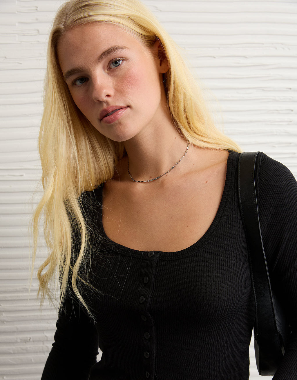 Camiseta Manga Larga con Botones Ae - Negro 3376_1514_073_d2